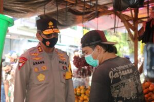 Bagikan 5.000 Masker Kepada Masyarakat, Kapolda Tegaskan Operasi Yustisi Akan Berlaku