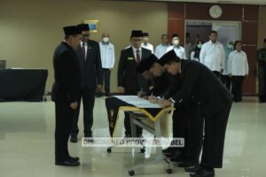 Pj Gubernur Suganda Hadiri Pelantikan dan Pengangkatan Sumpah Janji Kepala Perwakilan Ombudsman