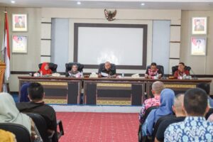 Bersamai Pembahasan Pembinaan Kelompok PKK RT/RW, Wako Molen Sebut PKK Sebagai Ujung Tombak di Masyarakat