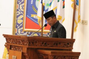 Pj Gubernur Suganda Hadiri Rapat Paripurna Pengambilan Keputusan