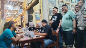 Tersipu oleh “Setempoh” di Tugu Satam Belitung