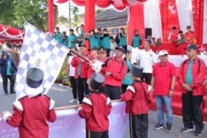 Pj. Gubernur Suganda Lepas Peserta Lomba Baris Berbaris Tingkat Provinsi