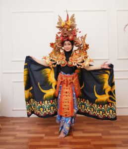 Atha Casandra Ersy Siswi SDN 1 Pangklpinang Curi Perhatian di Karnaval HUT RI ke-78