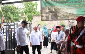 Molen Sampaikan Usulan TPA Regional Saat Gule Kabung Pj Gubernur Bangka Belitung di Kelurahan Bacang