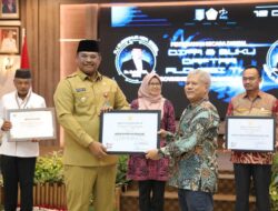 Pj Gubernur Babel Serahkan DIPA Kementerian Negara/Lembaga dan Daftar Alokasi Transfer ke Daerah 2024