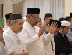 PJ. Gubernur Safrizal Ajak Kepala OPD Salat Tarawih Bersama