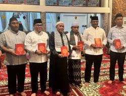 Pj Gubernur  Terima 5.000 Al Qur’an dari BWA, Perdana Didistribusikan Pj Bupati Bangka ke Islamic Center dan Ponpes Anwarul Cholil