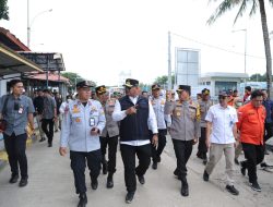 Jelang Lebaran, Pj Gubernur Bersama Forkopimda Tinjau Pelabuhan Tanjung Kalian