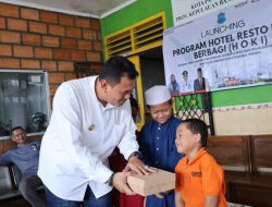 Pj Wako Budi Utama Luncurkan Program HOKI, Berbagi Sarapan Ala Hotel di LKSA Muhammadiyah