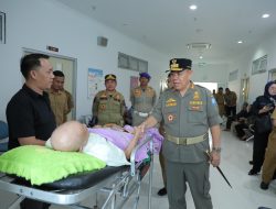 Kunjungi RSUD Dr. (H.C.) Ir. Soekarno, Gubernur Hidayat Berikan Semangat Pada Pasien